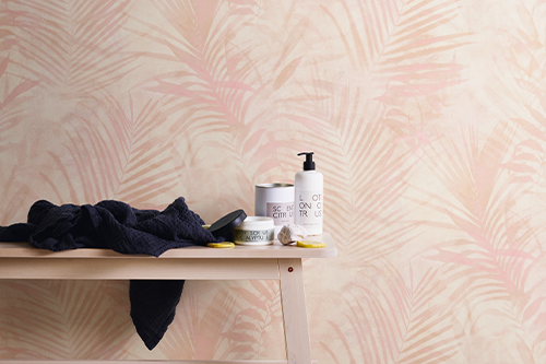 Pastell Rosa Tapete mit Palmenblätter Motiv