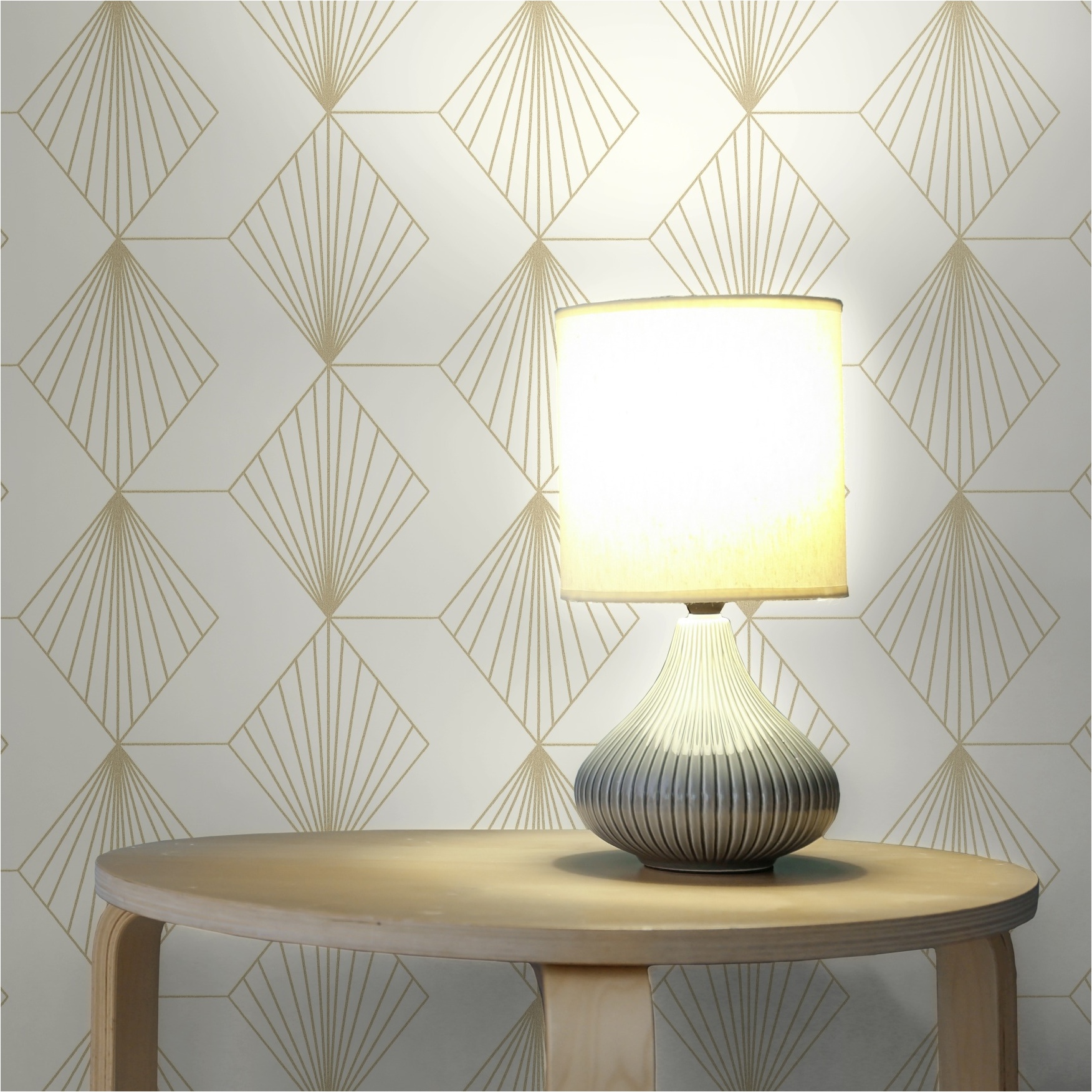 Tapete Art Deco M1-No.12049 | Vorgeleimte Vliestapete Grafik | Creme | Gold | Wohnzimmer