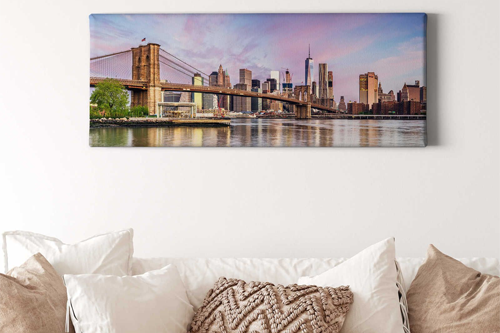 Leinwandbild von New York Skyline über weißem Sofa