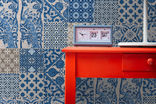 Tapete mit Flisenmuster im mediterranen Stil in Blau 